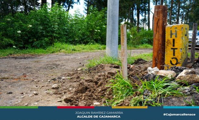 📌La Municipalidad Provincial de Cajamarca, a través de la gerencia de Desarrollo Territorial y Urbano y la Autoridad Nacional del Agua (ANA), continúan con los trabajos de monumentación de hitos de concreto para la delimitación de la faja marginal del río Mashcón en el caserío de Bella Unión. 
👉La Ley N° 29338, Ley de Recursos Hídricos, establece que, en los terrenos aledaños a los cauces naturales o artificiales, se mantiene una faja marginal de terreno necesaria para la protección, el uso primario del agua, el libre tránsito, la pesca, caminos de vigilancia u otros servicios, siendo la faja marginal un bien de dominio público teniendo la condición de inalienable e imprescriptible. 