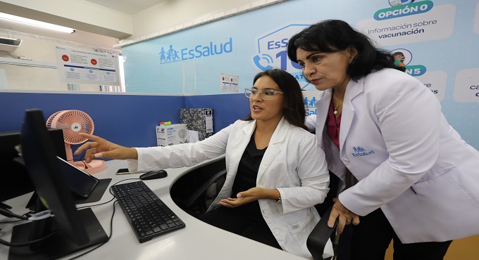 EsSalud intensifica lucha contra el dengue con descarte de síntomas en Línea 107
