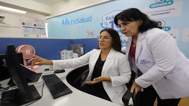 EsSalud intensifica lucha contra el dengue con descarte de síntomas en Línea 107