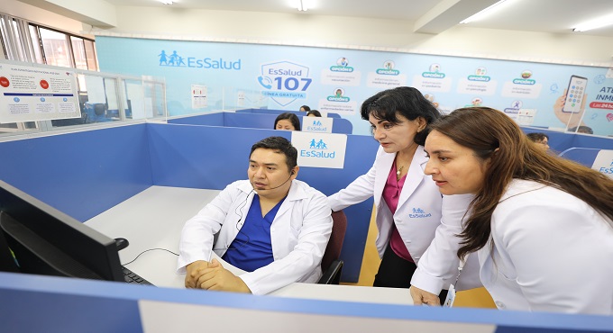 EsSalud intensifica lucha contra el dengue con descarte de síntomas en Línea 107