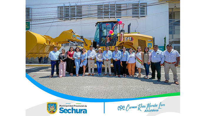 Alcaldesa entrega cargador frontal a municipalidad de Rinconada Llicuar
