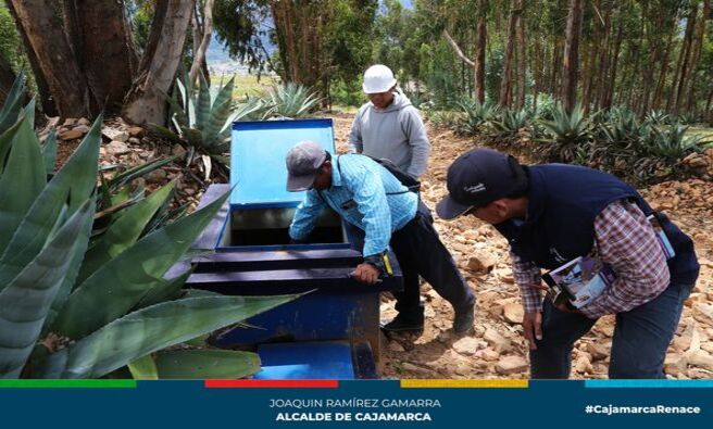 馃搶Con el objetivo de mejorar el manejo y la gesti贸n de los servicios de saneamiento de agua potable en la zona rural, la subgerencia de Saneamiento B谩sico realiz贸 la evaluaci贸n de Sistemas de Agua Potable de los centros poblados Chaupimayo, Agopampa Baja, Cuchupampa, La Ramada y Lucmacucho.
鉁匛l 谩rea t茅cnica municipal visit贸 al comit茅 de apoyo de saneamiento b谩sico recorriendo los componentes del sistema e identificando las deficiencias presentes y necesarias de subsanar a fin de tener una 贸ptima operaci贸n y mantenimiento del SAP que abastezca con agua de calidad a los usuarios del centro poblado.
馃憠Es importante precisar que parte del diagn贸stico incluye tambi茅n la asistencia t茅cnica por parte del ATM yque sensibilice a la poblaci贸n en implementar adecuadamente la cuota familiar bajo metodolog铆a de #SUNASS que ayude a subsidiar en gran parte los costos, administrativos de gesti贸n y manejo del sistema