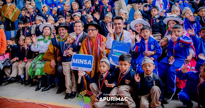 Gobernador regional Percy Godoy y Ministro de Salud, César Vásquez inauguran el buen inicio del año escolar 2024