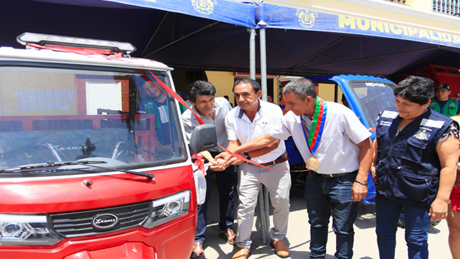 Se realizo la entrega de motocargueras