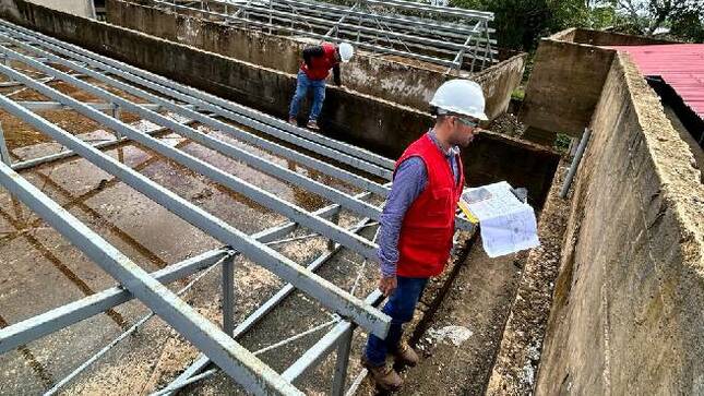 La Contraloría General alertó al Gobierno Regional de Ucayali que funcionarios mantienen desde el 01 de setiembre del 2022 hasta la fecha la suspensión de plazo del mejoramiento de la capacidad resolutiva del centro de salud de Breu, distrito de Yurúa, provincia de Atalaya, sustentado en que el cemento ya no está en buenas condiciones y que por la disminución de cauce del río no puede ser remplazado, causales que no están contemplados en el reglamento de la ley de contrataciones del Estado.