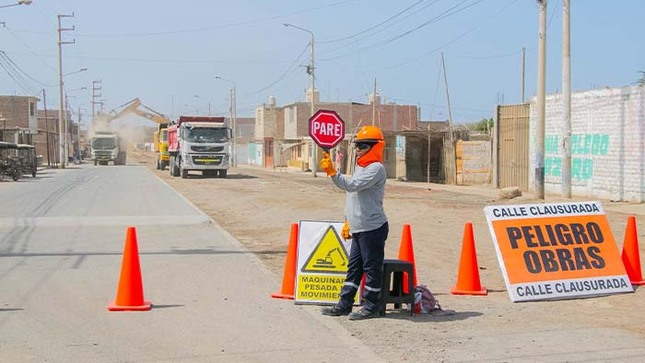 Con el objetivo de mejorar la transitabilidad del transporte en el distrito de Huarmey.