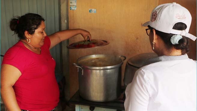 Entrega de 8 toneladas de alimentos fortalece acción solidaria de ollas comunes
