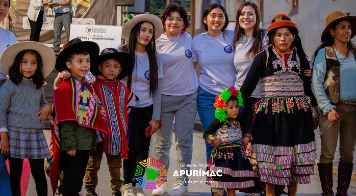 La segunda Expo Feria Artesanal Qori Kapchiy fue un evento destacado que atrajo la atención de numerosos visitantes tanto locales como regionales