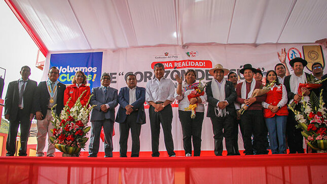 Director del PRIDER participó en la inauguración de la IE Corazón de Jesús y el lanzamiento del “Buen inicio del año escolar” en Cangallo