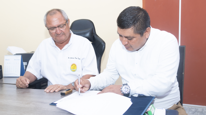 Foto Firma de tres convenios de cooperación interinstitucional entre el GORE Tumbes y la Municipalidad de Canoas