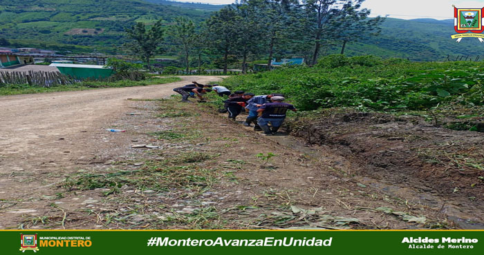 Limpieza de acequias y cuentas de la zona urbana de Montero.