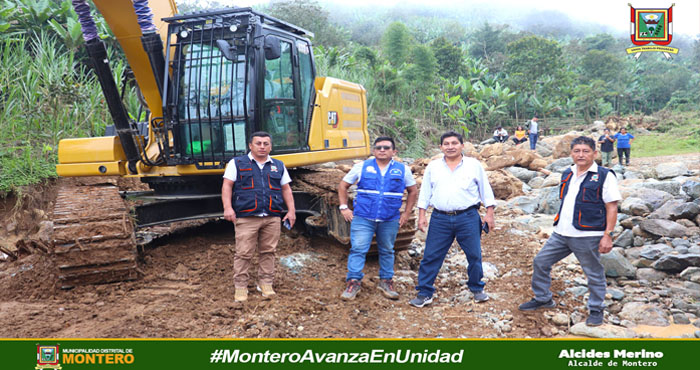 MDM en conjunto con Dirección Regional de Transportes y Comunicaciones realizan trabajos de limpieza en la quebrada tramo Naranjo de Chonta.
