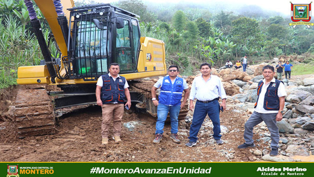 MDM en conjunto con Dirección Regional de Transportes y Comunicaciones realizan trabajos de limpieza en la quebrada tramo Naranjo de Chonta. 