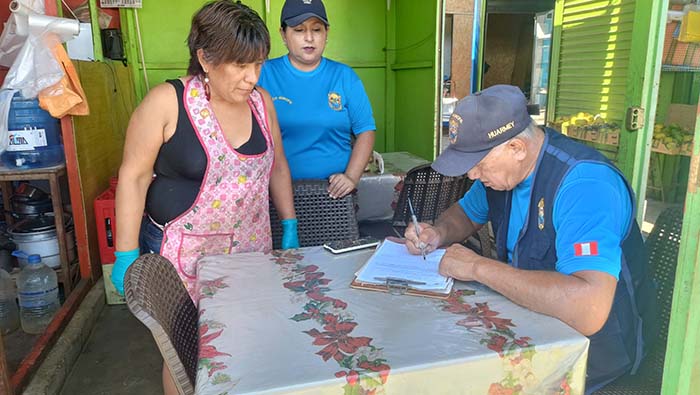 Se llevó a cabo un operativo inopinado a los establecimientos de expendio de comidas dentro del mercado modelo de Huarmey.