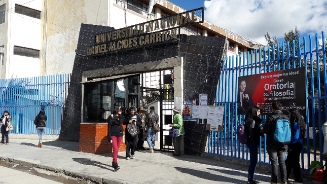 La Contraloría General identificó presunta responsabilidad penal y administrativa en quince funcionarios y/o servidores de la Universidad Nacional Daniel Alcides Carrión (UNDAC) por irregularidades cometidas en la designación y aceptación de cargos de confianza.