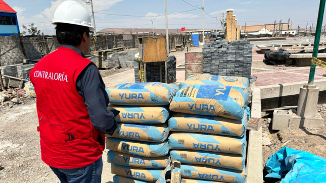 La Contraloría General advirtió que la Municipalidad Provincial de Jorge Basadre utiliza cemento vencido en dos obras de mejoramiento que se ejecutan actualmente en el Centro Poblado Pampa Sitana, distrito de Locumba, lo cual compromete la vida útil de la infraestructura ya que las más de mil bolsas de dicho producto no garantizarían la calidad de los elementos estructurales y no estructurales que se realizan en el marco de ambos proyectos.