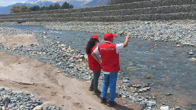 La Contraloría General identificó serias deficiencias en la construcción de gaviones que forman parte de la obra de servicio de protección en riberas del río Aja ante el peligro de inundación en el sector San Mauricio, provincia de Nasca, cuyo valor asciende a los S/ 6 529 296. 