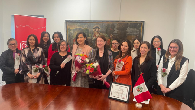 Consulado General del Perú en Nueva York reconoce a mujer peruana en conmemoración del Día Internacional de la Mujer