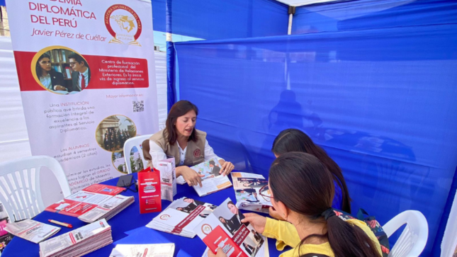 Cancillería Tacna acerca sus servicios a la comunidad en feria integral de la Organización Internacional para las Migraciones