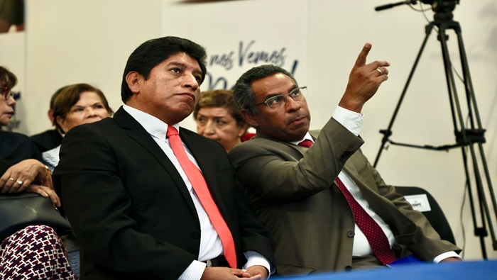 El presidente del TC, Francisco Morales, junto al defensor del Pueblo, Josue Gutiérrez.