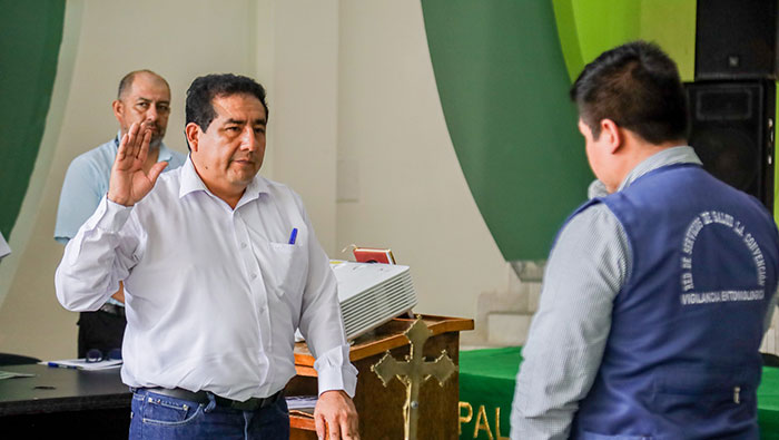 Alcalde de La Convención juramento como presidente del comité provincial de salud