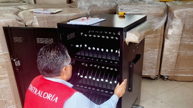 La Contraloría General emitió una alerta al Gobierno Regional de Moquegua (GRM), debido a que se habrían adquirido gabinetes metálicos para laptop que incumplirían las especificaciones técnicas y pondrían en riesgo el cumplimiento de la finalidad para la cual fueron adquiridos.