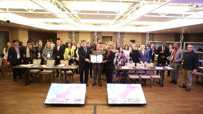 Las Entidades Fiscalizadoras Superiores (EFS) a nivel internacional, entre ellas la Contraloría General de Perú, firmaron una Declaración en la cual se comprometen a promover su interacción con la ciudadanía y la sociedad civil organizada para el control y fiscalización de los recursos públicos, como un mecanismo importante para la lucha contra la corrupción y la inconducta funcional, respetando la normatividad, autonomía e independencia de cada Estado.