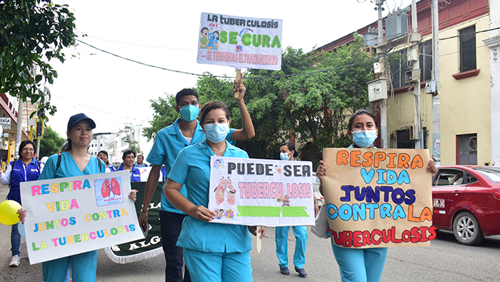 En vísperas del "Día Mundial de la Lucha Contra la Tuberculosis", que se conmemora el próximo 24 de marzo, la Dirección Regional de Salud, a través de la Estrategia de Prevención y Control de Tuberculosis, organizó un vibrante pasacalle con mensajes preventivoS