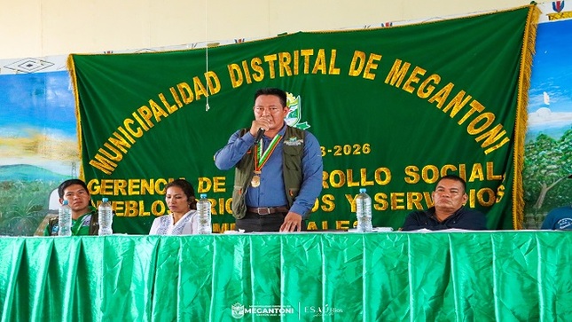 Municipalidad de Megantoni entrega material didáctico para la mejora de al educación inicial 