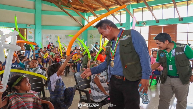 Municipalidad de Megantoni entrega material didรกctico para la mejora de al educaciรณn inicial