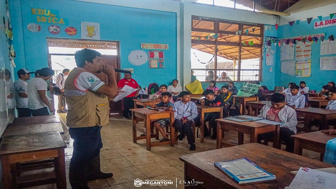 Dรญa mundial del agua: escolares y servidores pรบblicos participaron en concurso de pancartas