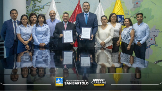 ¡AGUA PARA EMBELLECER NUESTRO QUERIDO DISTRITO!