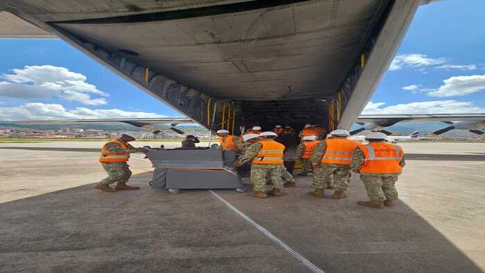 FF. AA. trasladan al Cusco equipos y mobiliario para implementar pabellón de cirugía pediátrica 