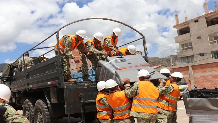 FF. AA. trasladan al Cusco equipos y mobiliario para implementar pabellón de cirugía pediátrica 