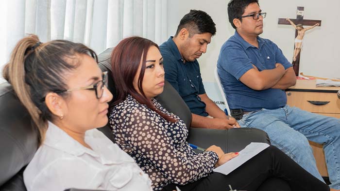 Con el objetivo de mejorar los servicios a la población Huarmeyana.