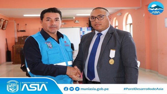 En las instalaciones del salón municipal y con participación de las diferentes autoridades miembros del Comité Distrital de Seguridad Ciudadana (CODISEC), se llevó a cabo la I Consulta Pública de Seguridad Ciudadana, que fue presidido por el alcalde Isaias Alcántara Malásquez.
En dicho evento, los integrantes dieron a conocer las acciones, estrategias y avances que viene realizando desde sus respectivas competencias para hacer frente a la inseguridad ciudadana de nuestro distrito.
La consulta contó con la participación de distintas autoridades locales, como: la Subprefecta de Asia, Comisario de Asia, representante del Ministerio Público, Jefa de la Microred de Salud Asia Coayllo, representante del programa Aurora del Ministerio de la Mujer, representante de las Instituciones Educativas, representante de las Juntas Vecinales, entre otros.
#MunicipalidadDistritalDeAsia
#PorelDesarrollodeAsia
#IsaiasAlcantaraAlcaldedeAsia