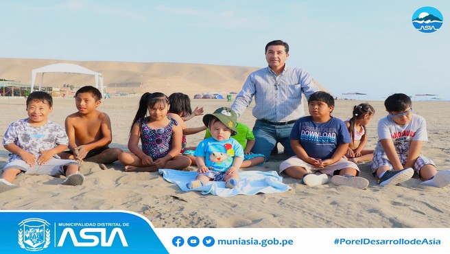 El alcalde de la Municipalidad Distrital de Asia, Isaias Alcántara Malásquez, saluda a todos los niños, niñas, jóvenes y adultos con Síndrome de Down, felicitando a su vez a sus padres y familia, quienes además de enseñarles con mucho esfuerzo el camino de la vida, disfrutan día a día de la enorme alegría que éstas personas irradian al mundo.