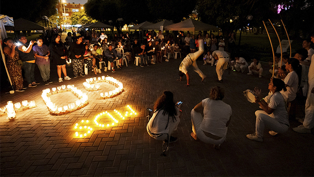 Apagón simbólico de luces durante una hora fue al acto central en el parque Reducto N°5.