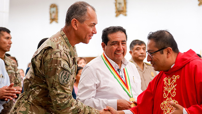 Autoridades provinciales participaron de la misa de lunes santo