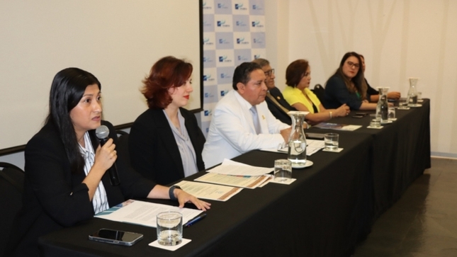 Médicos Radioncólogos de América Latina y El Caribe se Reúnen para Abordar Técnicas de Hipofraccionamiento de Radioterapia