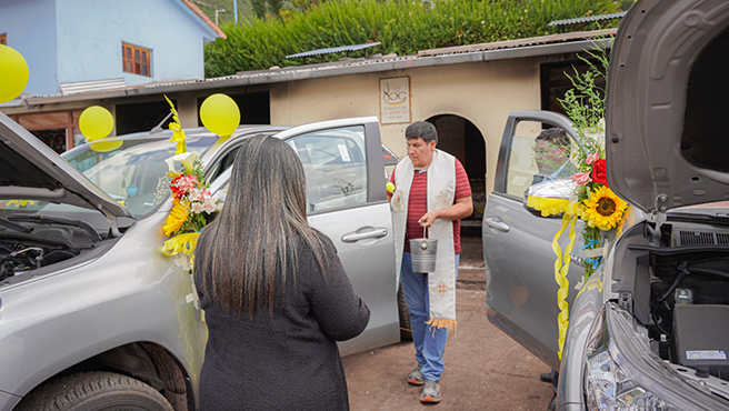 Corte de Cusco entregó 2 camionetas 4x4 para dar celeridad al Sistema Nacional Especializado de Justicia - SNEJ