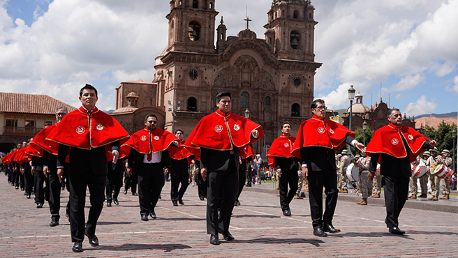 Hermandad de la Corte Superior de Justicia de Cusco participa en actividades conmemoraticas en homenaje al Taytacha de los Temblores