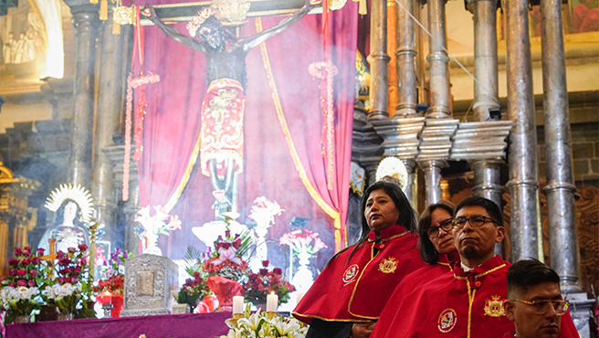 Hermandad de la Corte Superior de Justicia de Cusco participa en actividades conmemoraticas en homenaje al Taytacha de los Temblores