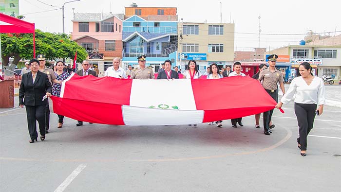 Emotivo homenaje al Héroe huarmeyano y nacional Cabo E.P. Alberto Reyes Gamarra, al conmemorarse 91º aniversarios de su inmolación en el Combate de Güeppí – Colombia en el año de 1933.
