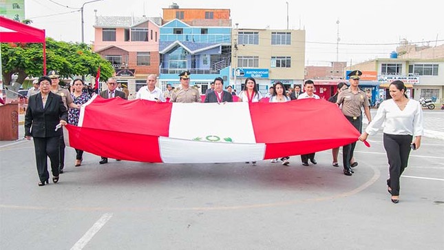 Emotivo homenaje al Héroe huarmeyano y nacional Cabo E.P. Alberto Reyes Gamarra, al conmemorarse 91º aniversarios de su inmolación en el Combate de Güeppí – Colombia en el año de 1933. 