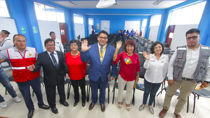 Rosa Vásquez inaugura nuevo colegio Juan Pascual Pringles en Chancay