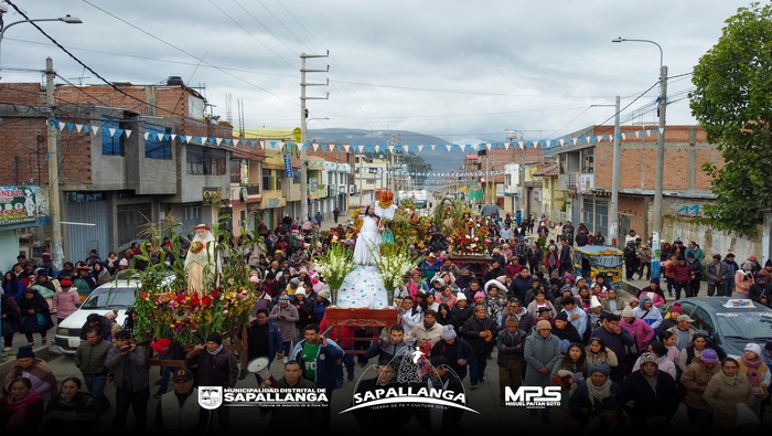 DOMINGO DE PASCUA: Devotos viven las celebraciones de Pascua