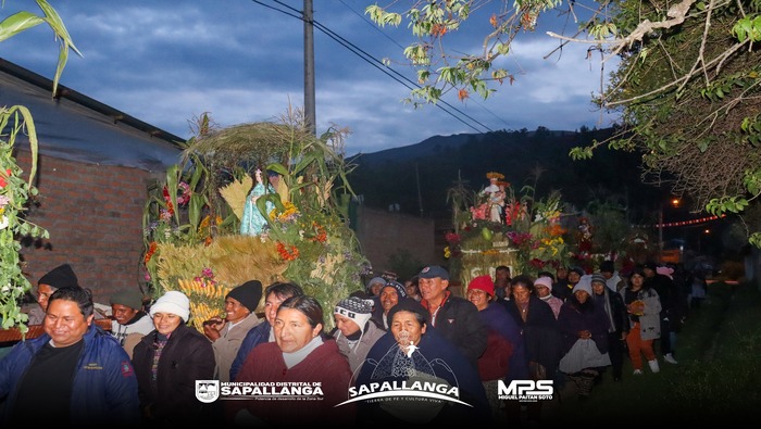 DOMINGO DE PASCUA: Devotos viven las celebraciones de Pascua