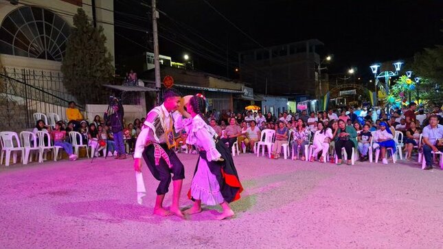 Más De 100 Artistas Se Presentaron En La Noche De Talentos