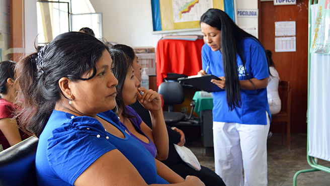 Centro de Salud Callanca Brinda Charla Informativa sobre el Trastorno Bipolar a Pacientes